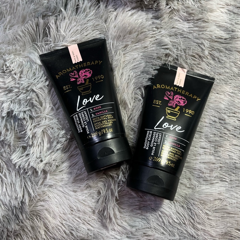 Set of 2 Bath & Body works LOVE smoothing body scrub